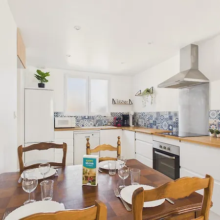 Hébergement de vacances Jardin Et Véranda, à 500 M, Maison Pour 4