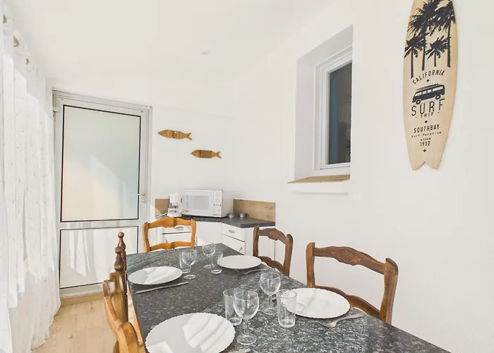 Hébergement de vacances Jardin Et Véranda, à 500 M, Maison Pour 4 *